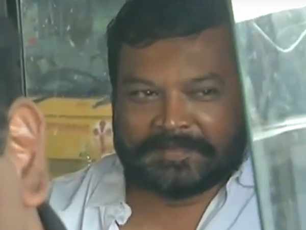 குழப்பும் பாலகிருஷ்ணன்