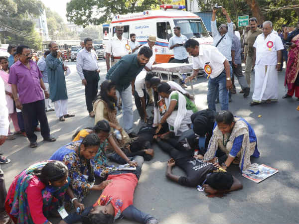 police enacts accident scene in nagercoil police enacts accident scene in nagercoil