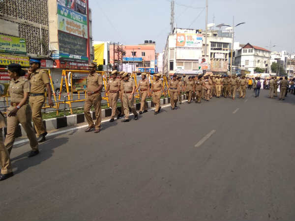 போலீஸ் வந்தது