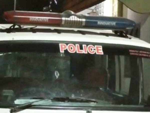 மயங்கி விழுந்தார்