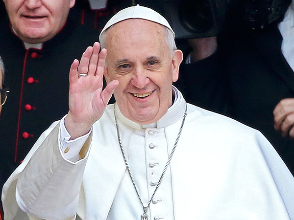 Pope and grand imam sign historic pledge of fraternity in UAE Pope and grand imam sign historic pledge of fraternity in UAE