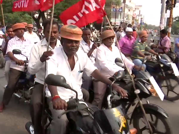 helmet issue govt staffs protest helmet issue govt staffs protest