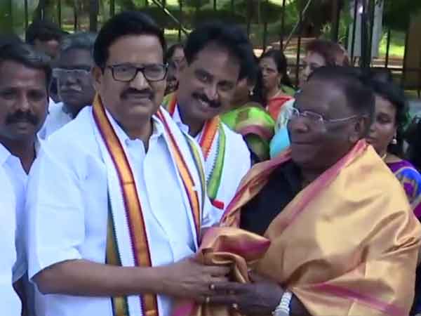மக்களுக்கு எதிரான பேடி