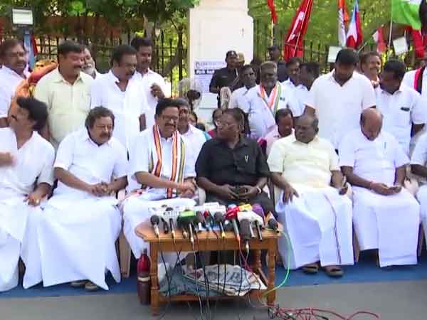 டிராபிக் வாழ்த்து