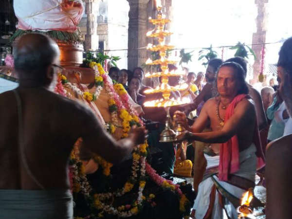பக்தர்கள் தரிசனம்