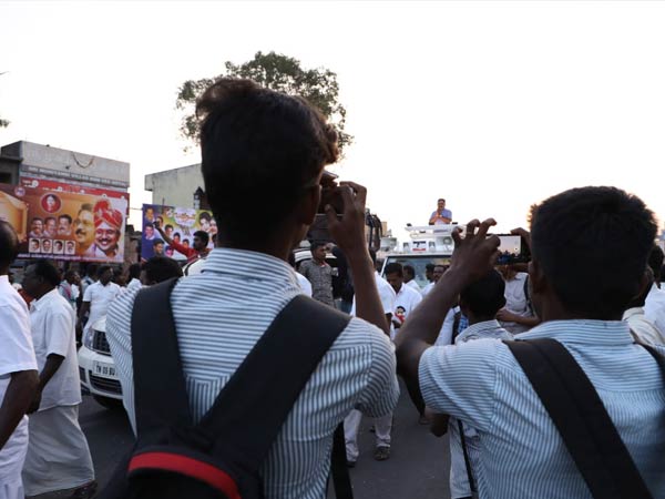 செல்போன்களில் ஒரு க்ளிக்