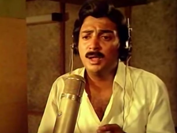 இயக்குநர்