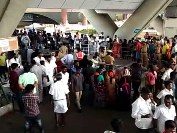 குவிந்த தொண்டர்கள்