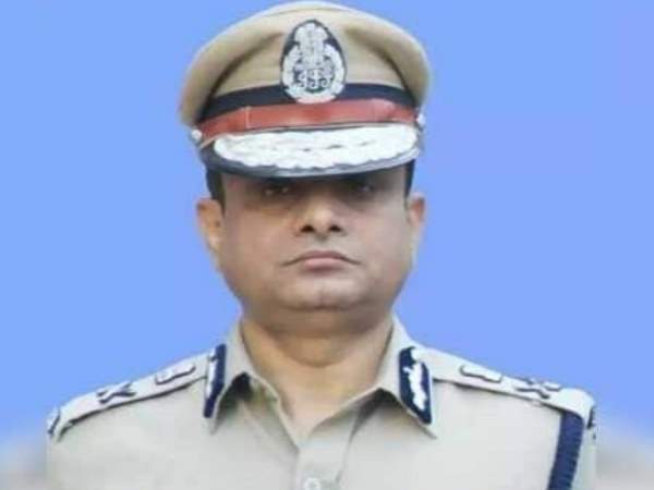 CBI vs Mamata Banerjee: MHA asked the WB govt to initiate disciplinary proceedings against Kolkata commissioner CBI vs Mamata Banerjee: MHA asked the WB govt to initiate disciplinary proceedings against Kolkata commissioner