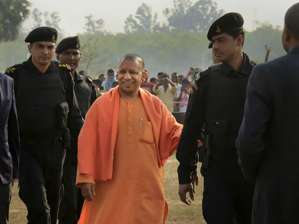 Yogi Adityanath travel by road to West Bengal after Mamata Banerjee angry Yogi Adityanath travel by road to West Bengal after Mamata Banerjee angry