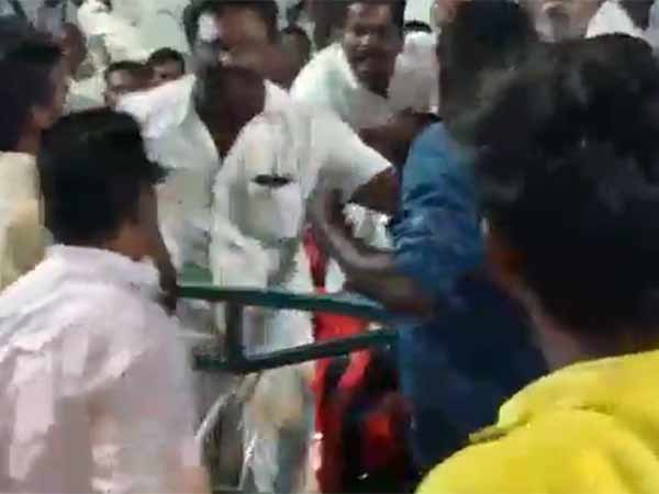 சமாதானம் செய்யவில்லை
