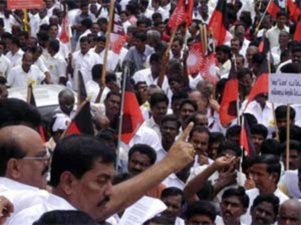 வேலைக்கு மட்டும் நாங்களா
