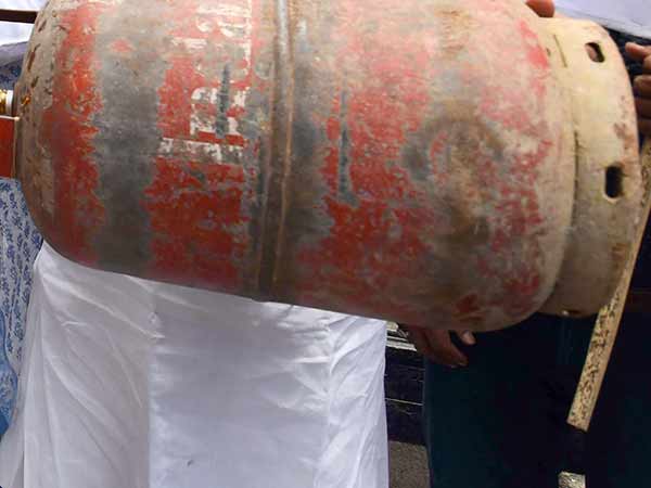Chennai police arrested a man who stole only the gas cylinders Chennai police arrested a man who stole only the gas cylinders