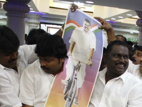Cycle symbol given to Tamil manila Congress Cycle symbol given to Tamil manila Congress