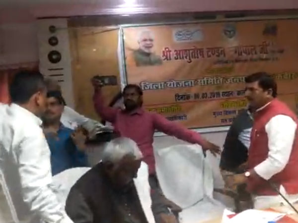 à®µà¯à®à®¿à®¯à¯ à®µà¯à®°à®²à¯