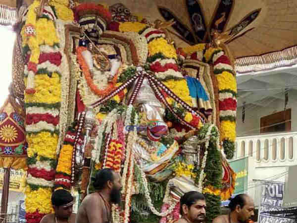 மயிலையில் திருக்கல்யாண காட்சி