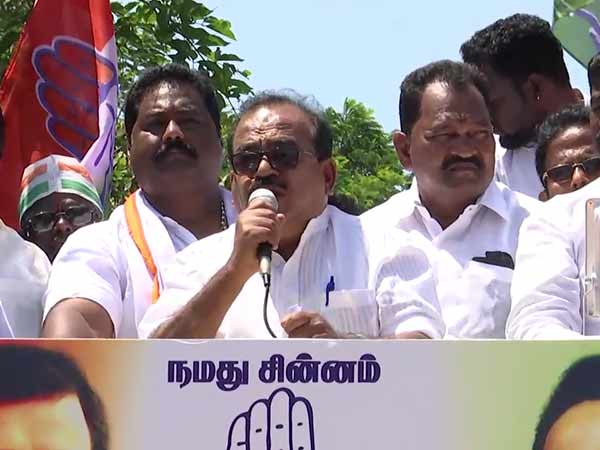 நுணலும் தன் வாயால்