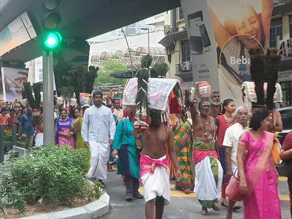 தேரோட்டம் பார்க்க