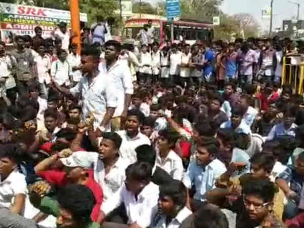 Pollachi horror: kovai prisoners protest against pollachi sexuality fellows Pollachi horror: kovai prisoners protest against pollachi sexuality fellows