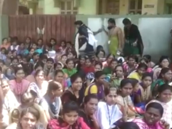 பெண்கள் போராட்டம்