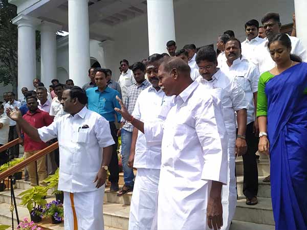 வெளிநடப்பு