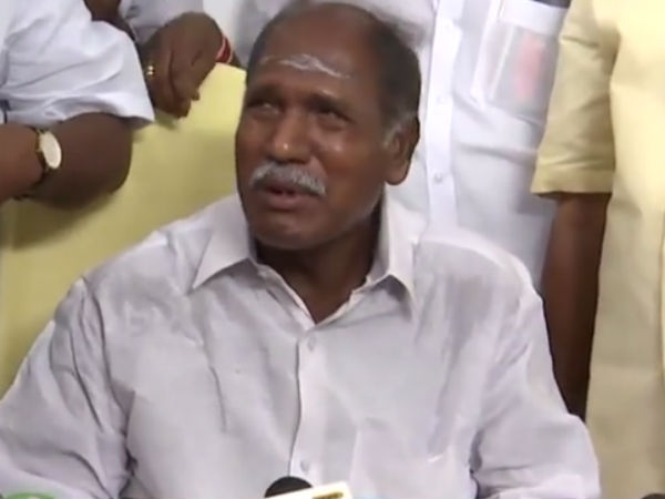 Rangasamy slams Narayanasamy for staging drama in the UT Rangasamy slams Narayanasamy for staging drama in the UT