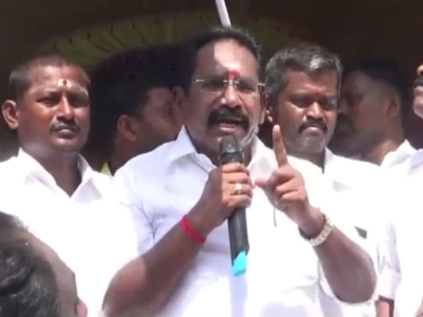 வெங்கடேசன் சிக்கிக்கொண்டார்