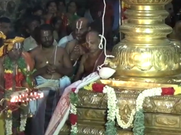 கொடியேற்றத்துடன் துவங்கியது