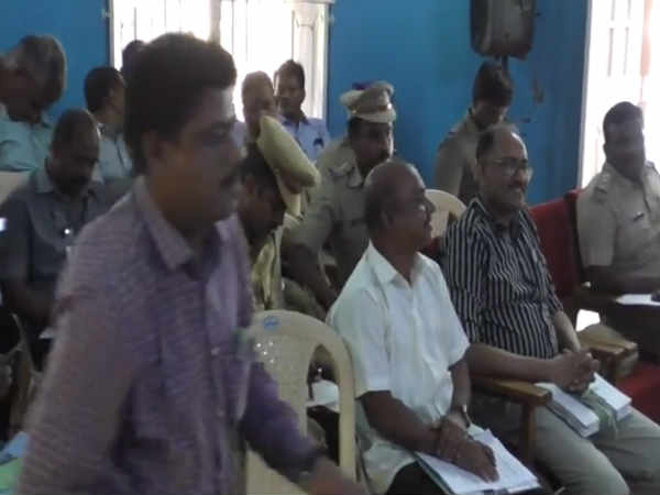 அரசு அதிகாரிகள் ஆலோசனை