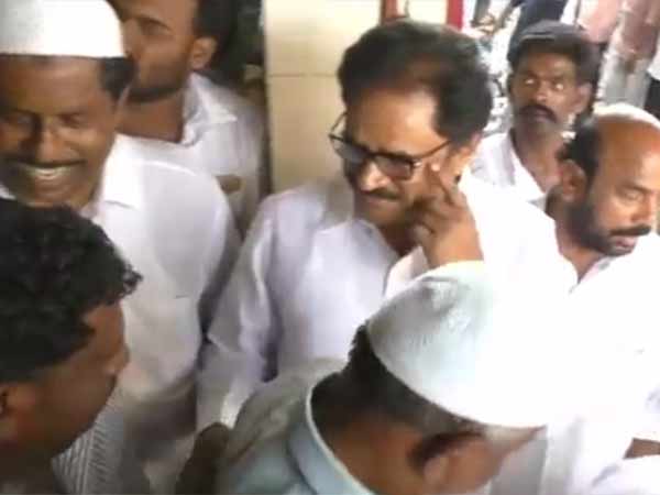 மார்க்கெட் பகுதியில்