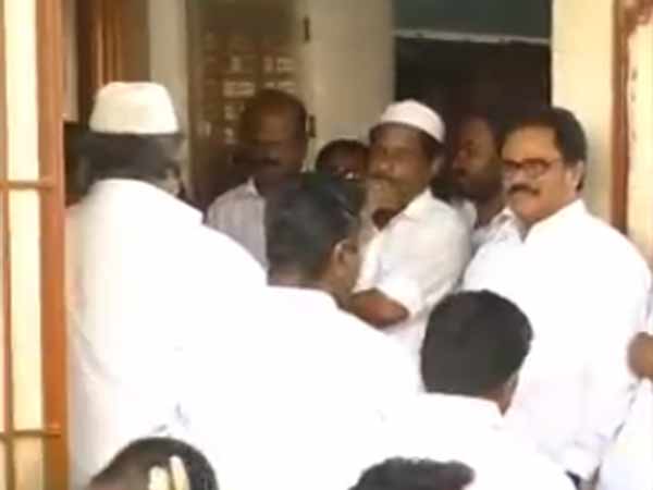 வாக்கு சேகரிப்பு