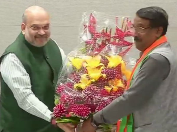 Congress spokesperson Tom Vadakkan joins BJP Congress spokesperson Tom Vadakkan joins BJP