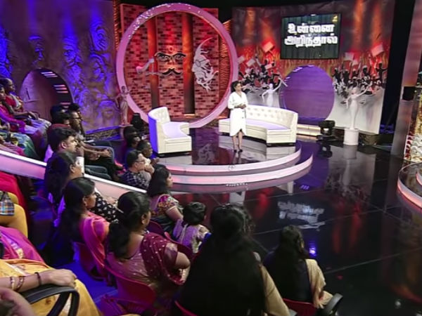 Varalakshmis Unnai Arinthal show rocks Varalakshmis Unnai Arinthal show rocks