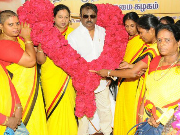 எதுவும் பேச மாட்டார்