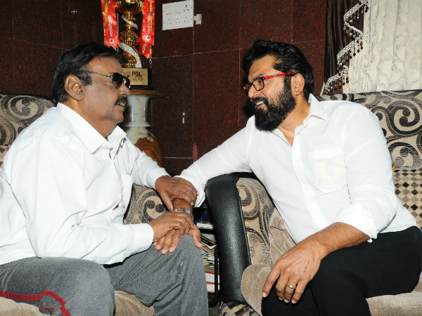SMK chief Sarathkumar meets DMDK chief Vijayakanth SMK chief Sarathkumar meets DMDK chief Vijayakanth