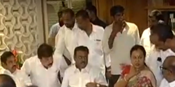 பேசவில்லை