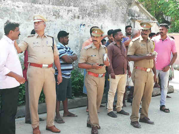 6 member gang murders a youth in Puducherry 6 member gang murders a youth in Puducherry