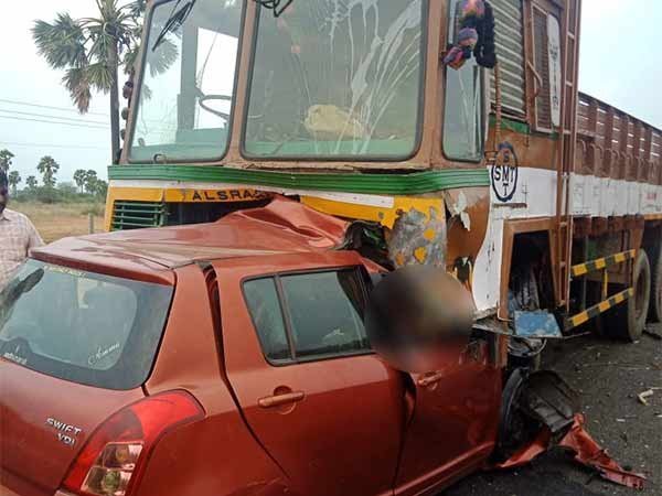 Lorry- Car collision: Five members of the same family were dead near nellai Lorry- Car collision: Five members of the same family were dead near nellai