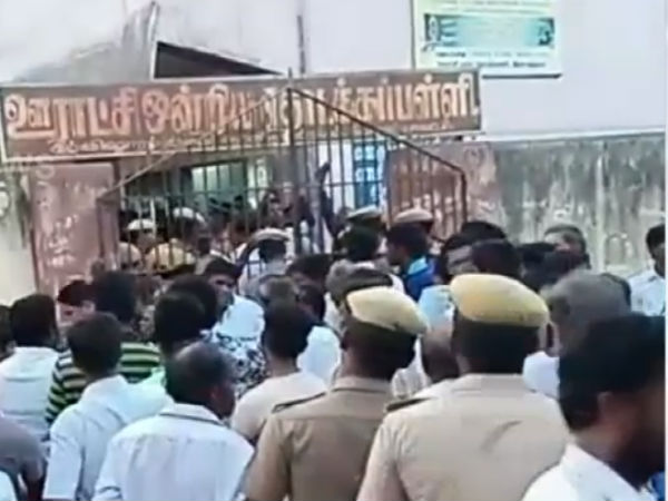 CRPF did firing on air to disperse the crowd in Arakkonam polling station CRPF did firing on air to disperse the crowd in Arakkonam polling station