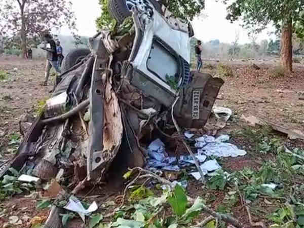 BJP MLA Bheema Mandavi and 5 cops killed in a Naxals attack BJP MLA Bheema Mandavi and 5 cops killed in a Naxals attack