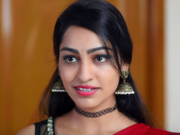 பத்திரிகையில்