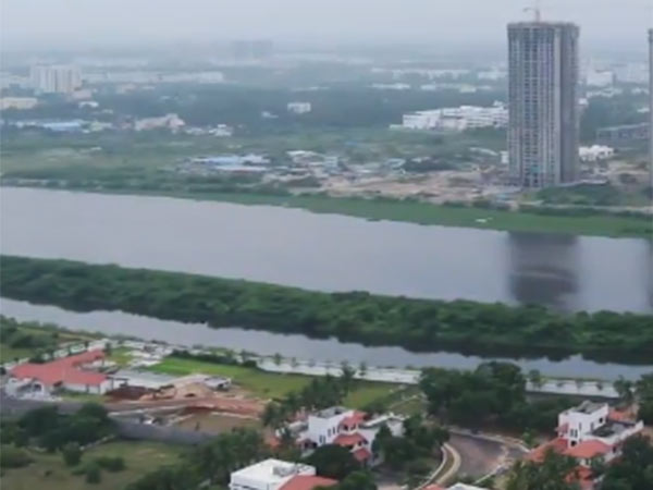 Buckingham Canal Case: Land Occupiers should move to government quarters order MHC Buckingham Canal Case: Land Occupiers should move to government quarters order MHC
