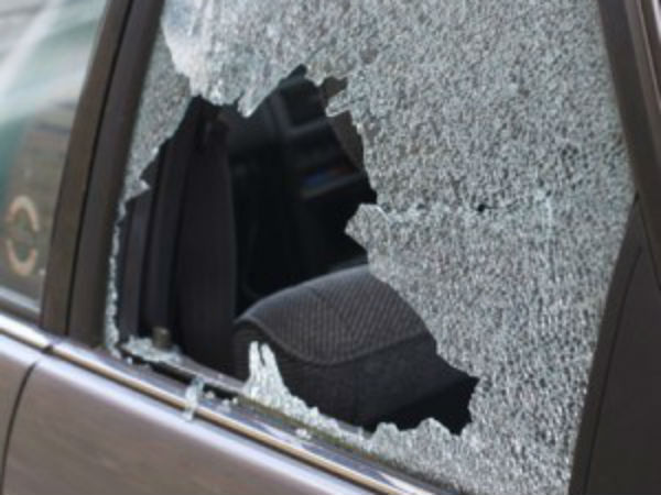 People in Hosur are afraid..Vehicles that were beaten by the mysterious people at night People in Hosur are afraid..Vehicles that were beaten by the mysterious people at night