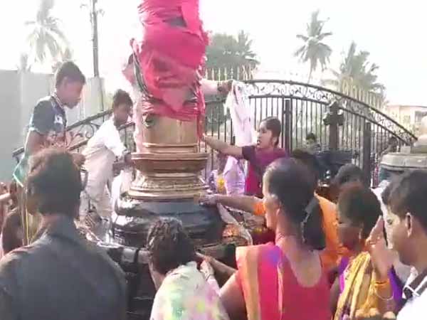 Edathua church festival Near Kanyakumari, Devotees worship Edathua church festival Near Kanyakumari, Devotees worship
