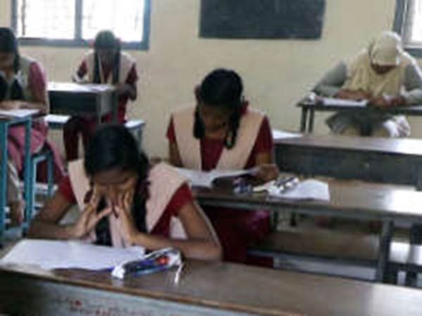 மாணவர்களுக்கு அறிவுரை