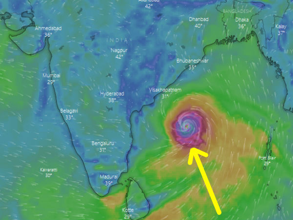 ஃபனி புயல் மையம்