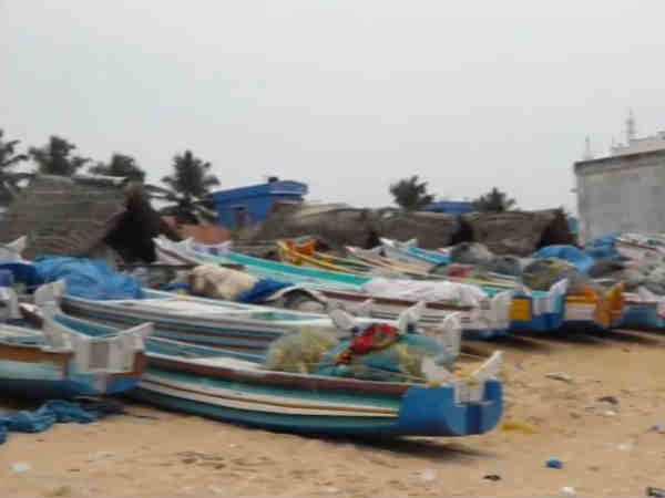 Fani: Kanyakumari collector calls fishermen to return to shore Fani: Kanyakumari collector calls fishermen to return to shore