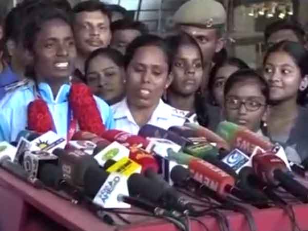 விளையாட்டு மைதானம்