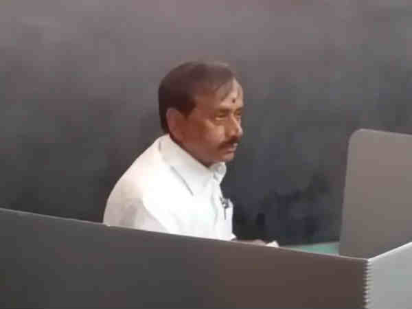 BJP National Secretary H Raja casts his vote in Karaikudi BJP National Secretary H Raja casts his vote in Karaikudi