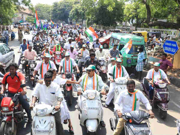 candidates ask vote in last day election campaign in pondicherry candidates ask vote in last day election campaign in pondicherry